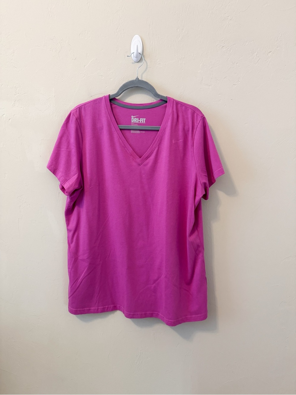 Nike Women's V-Neck Dri-FIT Slim Fit Tee - Fuchsia
